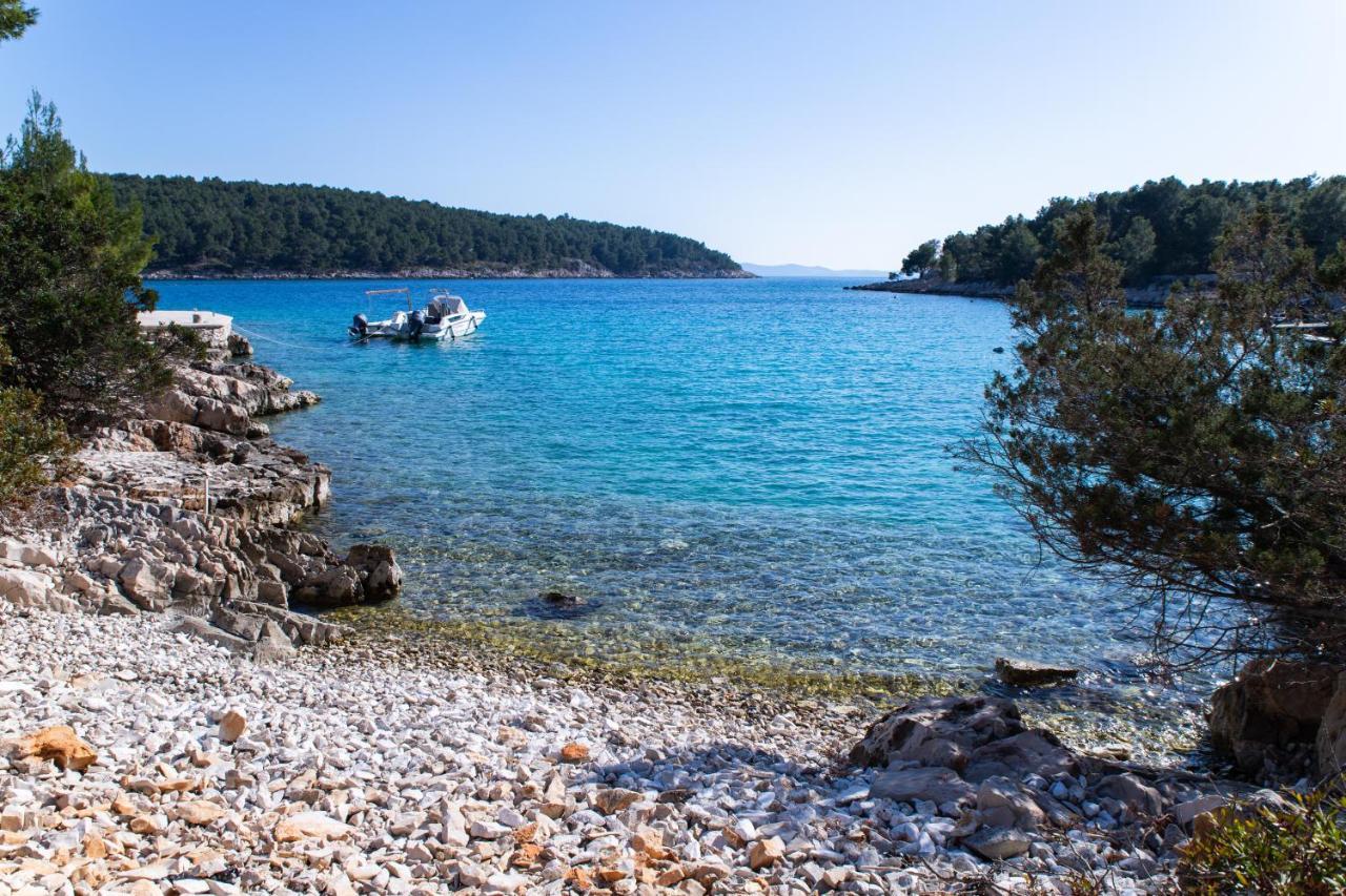 Villa Sun Garden - 4 Star Villa With Heated Swimming Pool, Quiet Bay, Bbq, 50M From The Sea Milna  Buitenkant foto
