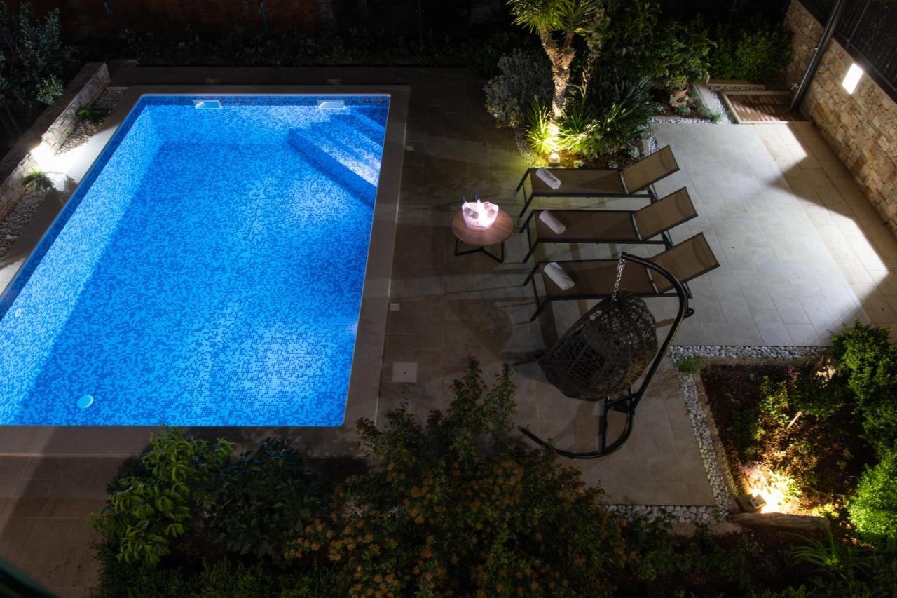 Villa Sun Garden - 4 Star Villa With Heated Swimming Pool, Quiet Bay, Bbq, 50M From The Sea Milna  Buitenkant foto